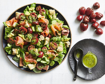 Toma’muse salade met zalm en avocado 